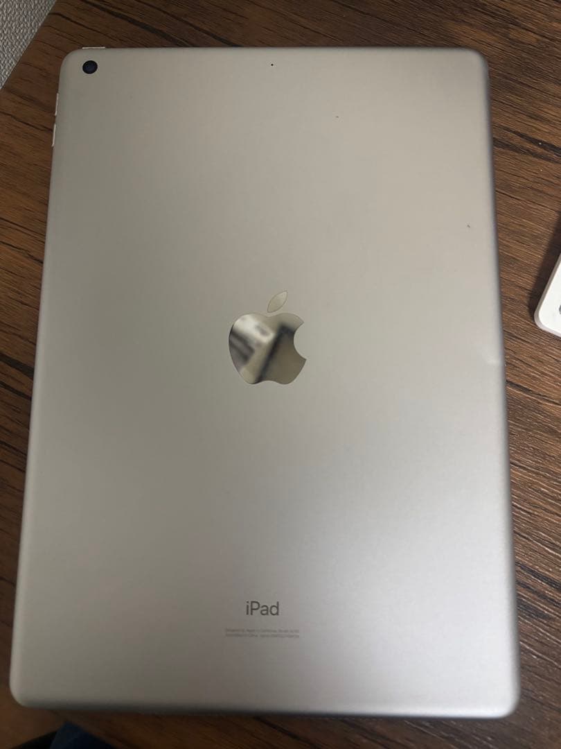 Y*n様 【ジャンク扱い】iPad第7世代 32GB （即購入可）