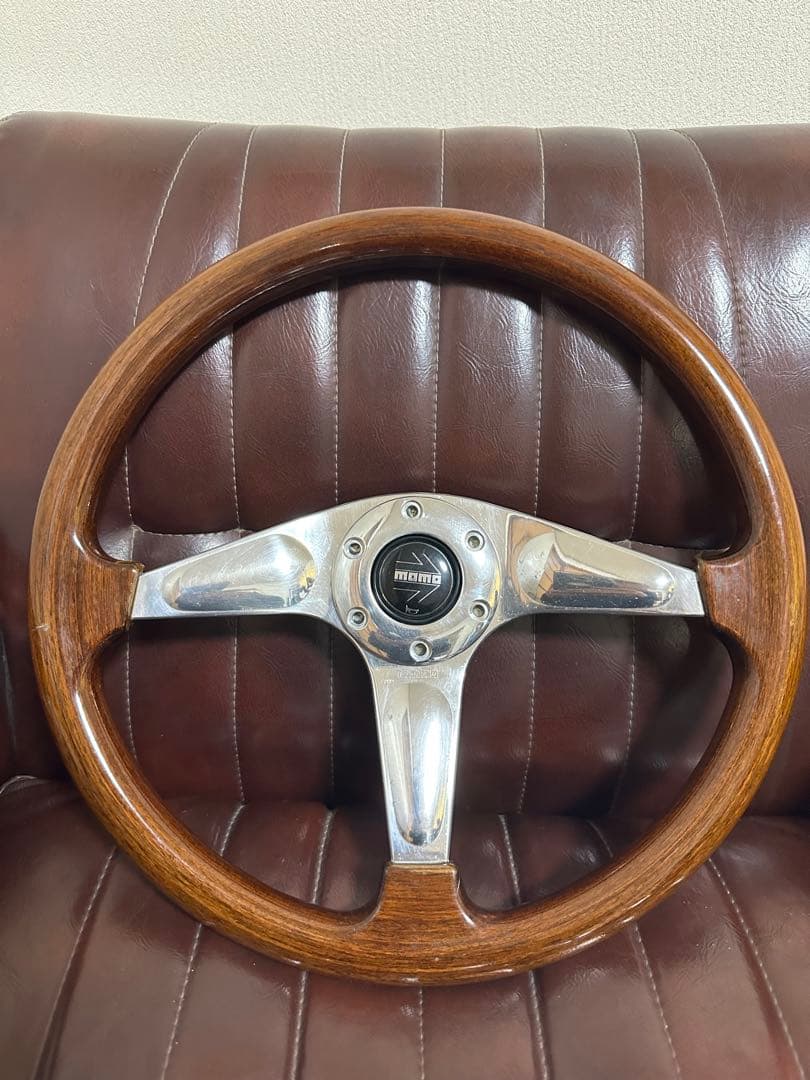 MOMO ウッドステアリング　ナルディ