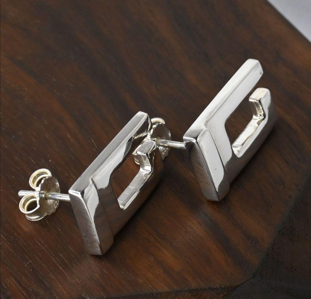 GUCCIピアス シルバーAg925 Gロゴ 【ほぼ新品・お買得品・研磨済美品】