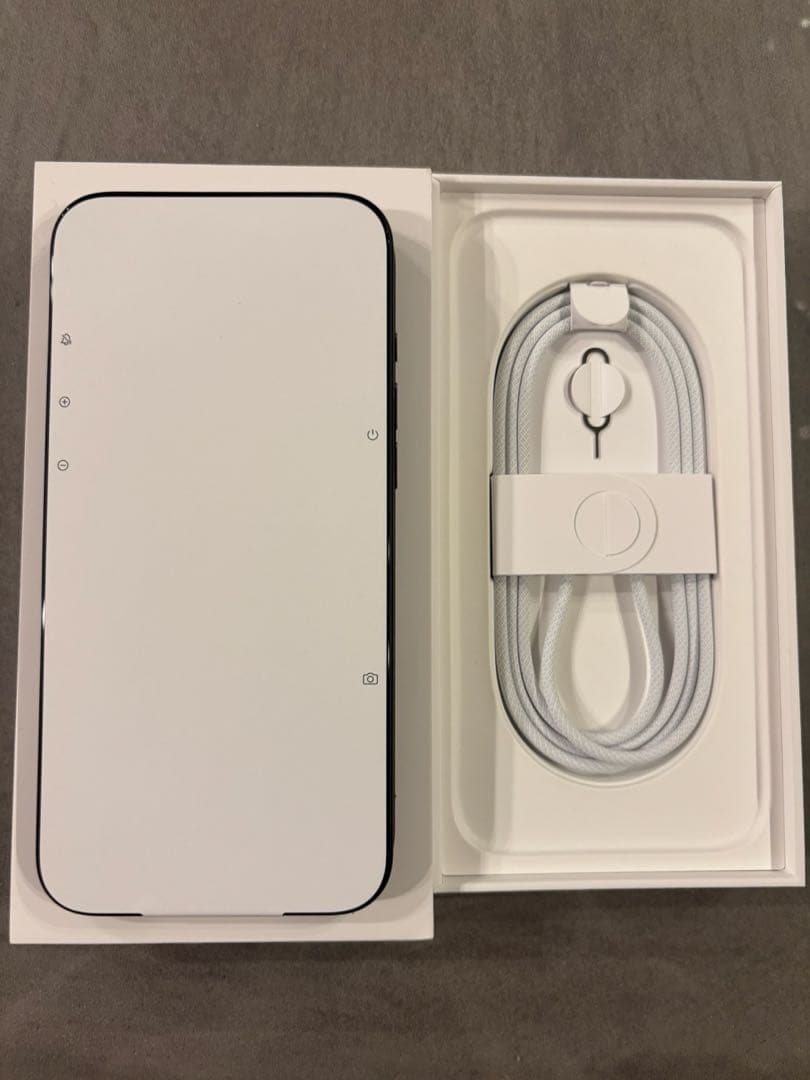 iPhone 16 Plus 256GB　新品