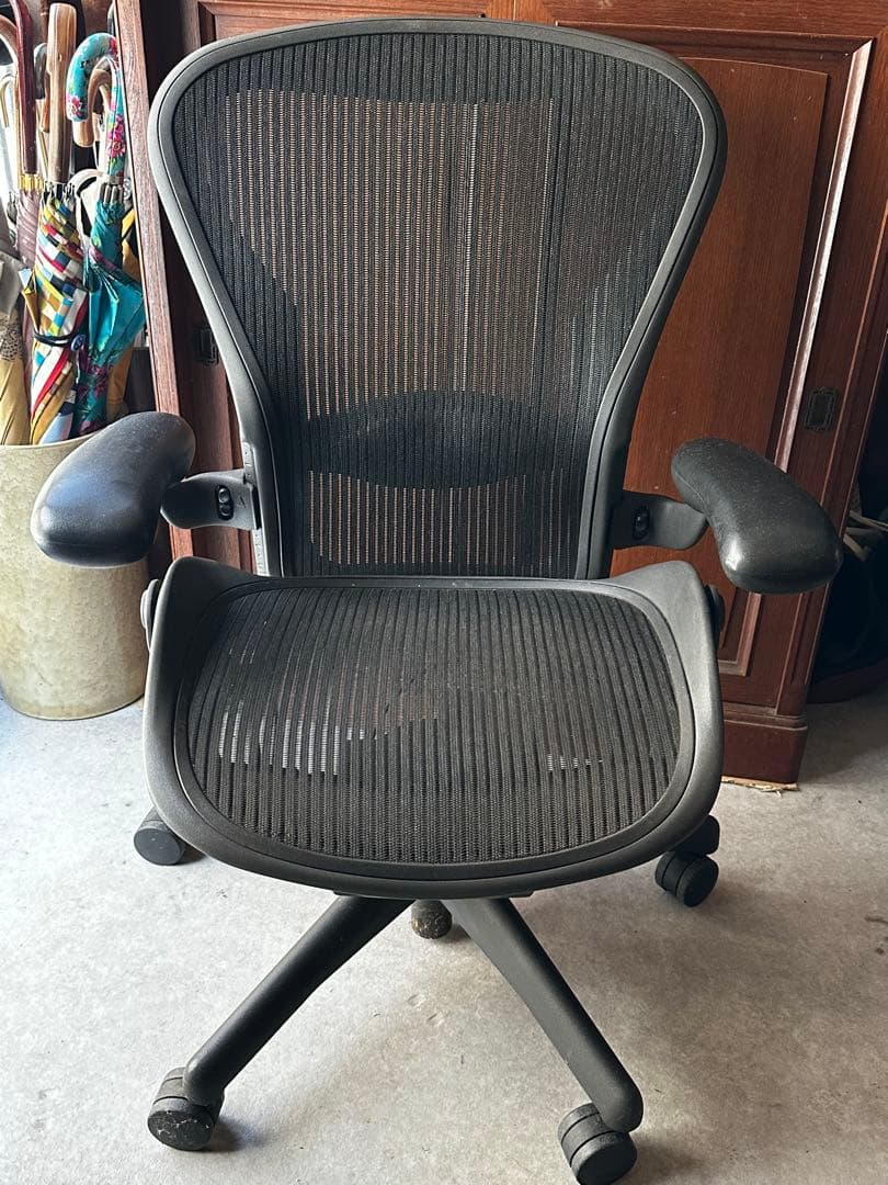 ハーマンミラー アーロンチェア USED