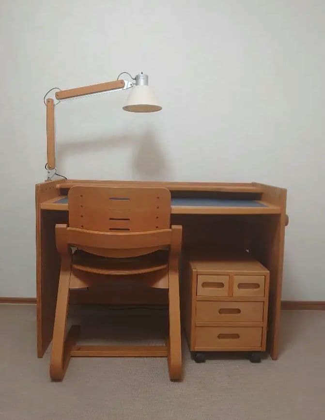 formioフォルミオ　学習机用椅子　美品