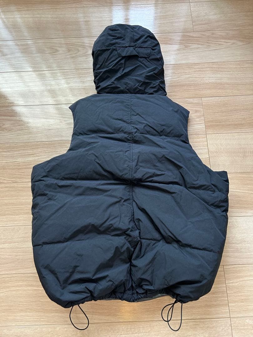 美品　TIGHTBOOTH UTILITY DOWN VEST