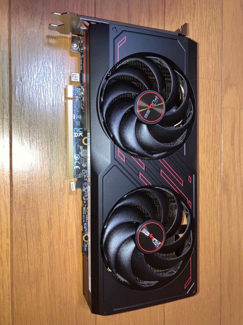 Sapphire Radeon RX 7600 本体