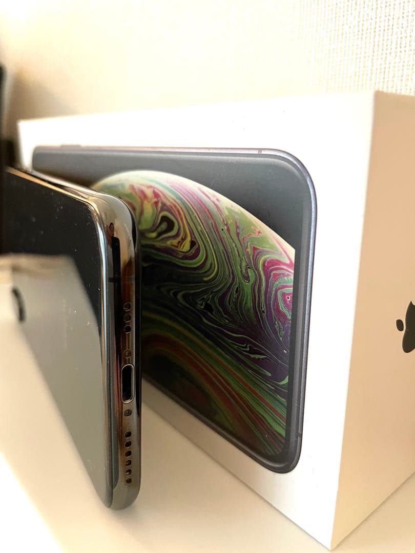 iPhone xs 64gbスペースグレー バッテリー75※新品未使用の付属品付