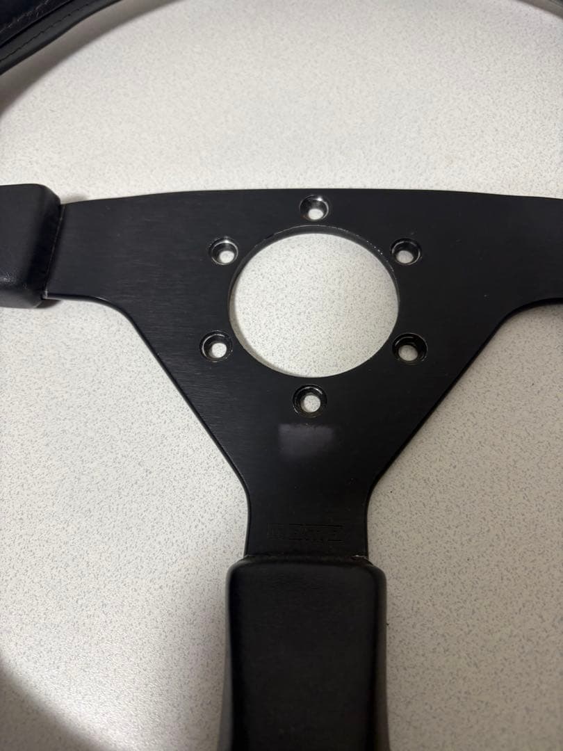 momo ステアリング ハンドル 革巻 3スポーク 黒