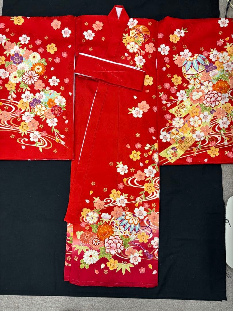 新品正絹産着（お祝着）最高級京友禅伝統多色染、豪華刺繍入り古典四季花王朝鈴流水文