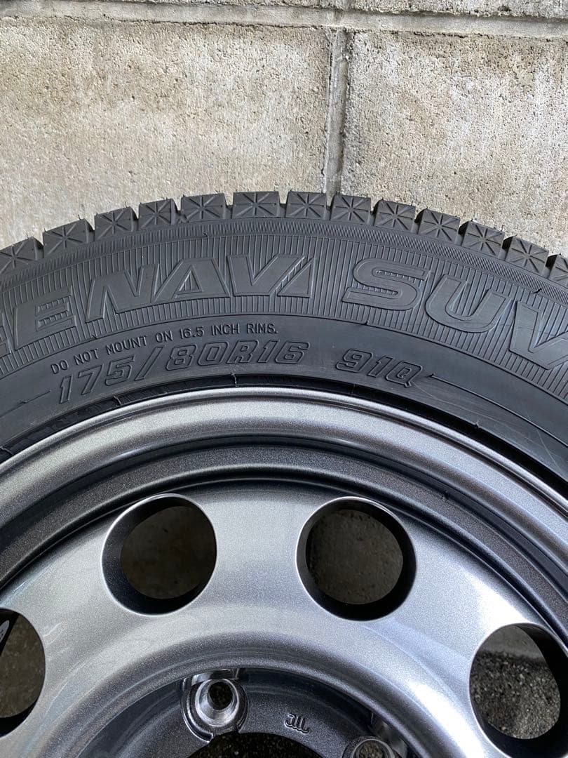 「引取り限定」ジムニー用スタッドレスタイヤ+アルミホイール4本セット(新品同様)