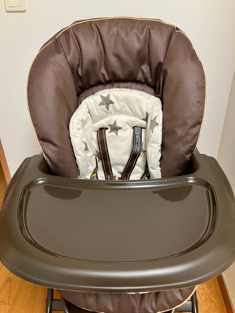 combiコンビ ネムリラ 4キャス オートスウィング ハイローチェア