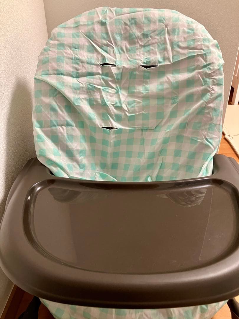 combiコンビ ネムリラ 4キャス オートスウィング ハイローチェア