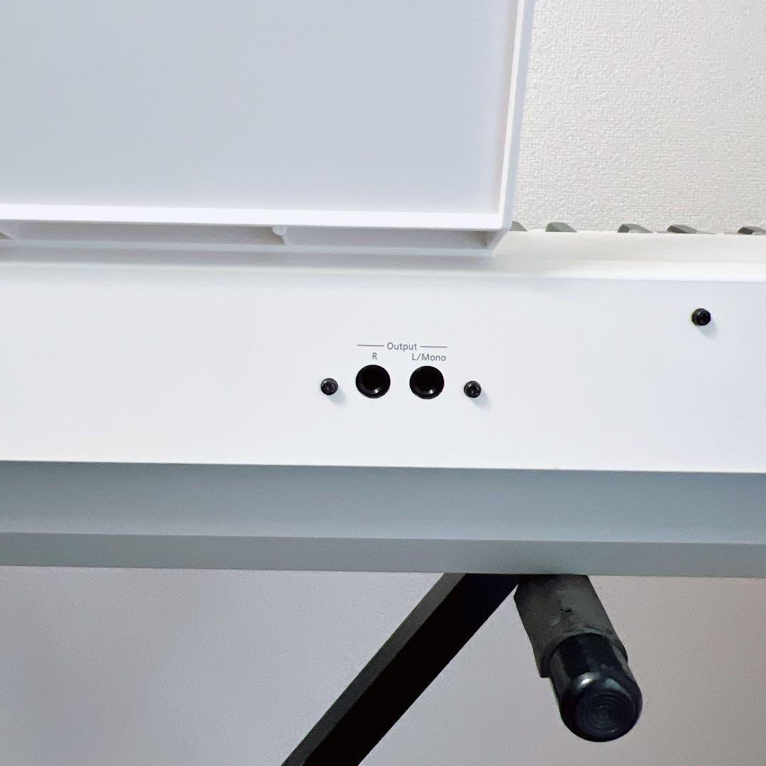 2023年製 Roland FP-30X 電子ピアノホワイトスタンドペダル 楽譜