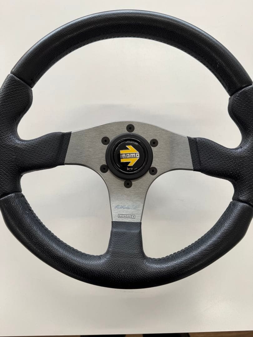MOMO RACE ステアリング Φ32cm（D32）ブラック 本革 正規品