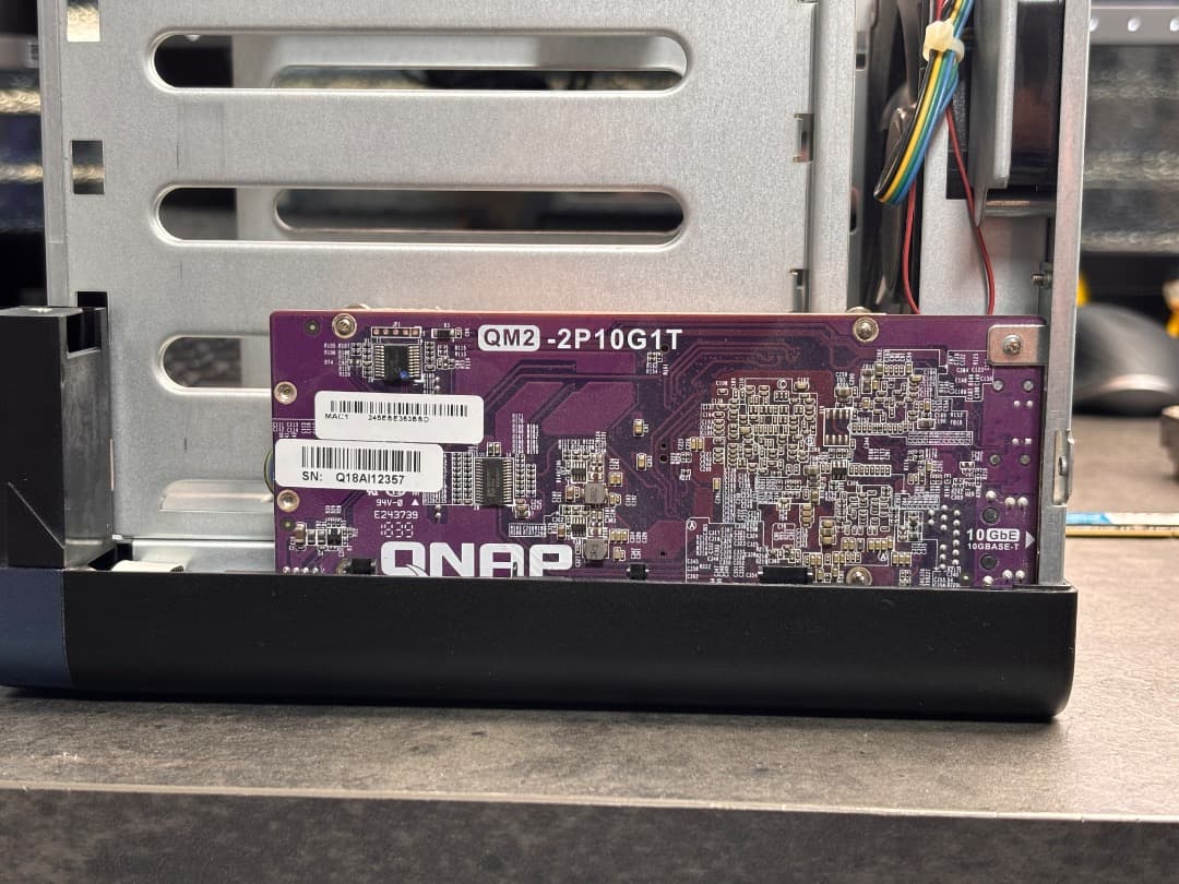 QNAP TS-453Be NAS 本体（10GbE・メモリ8GB拡張済み）