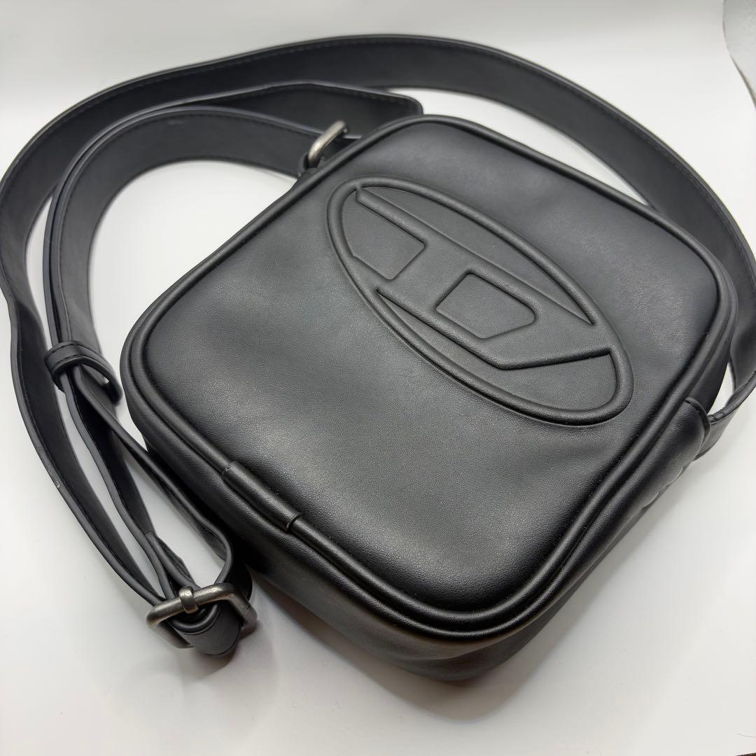 て*る様 DIESEL ディーゼル ショルダーバッグ Dロゴ ブラック フェイク