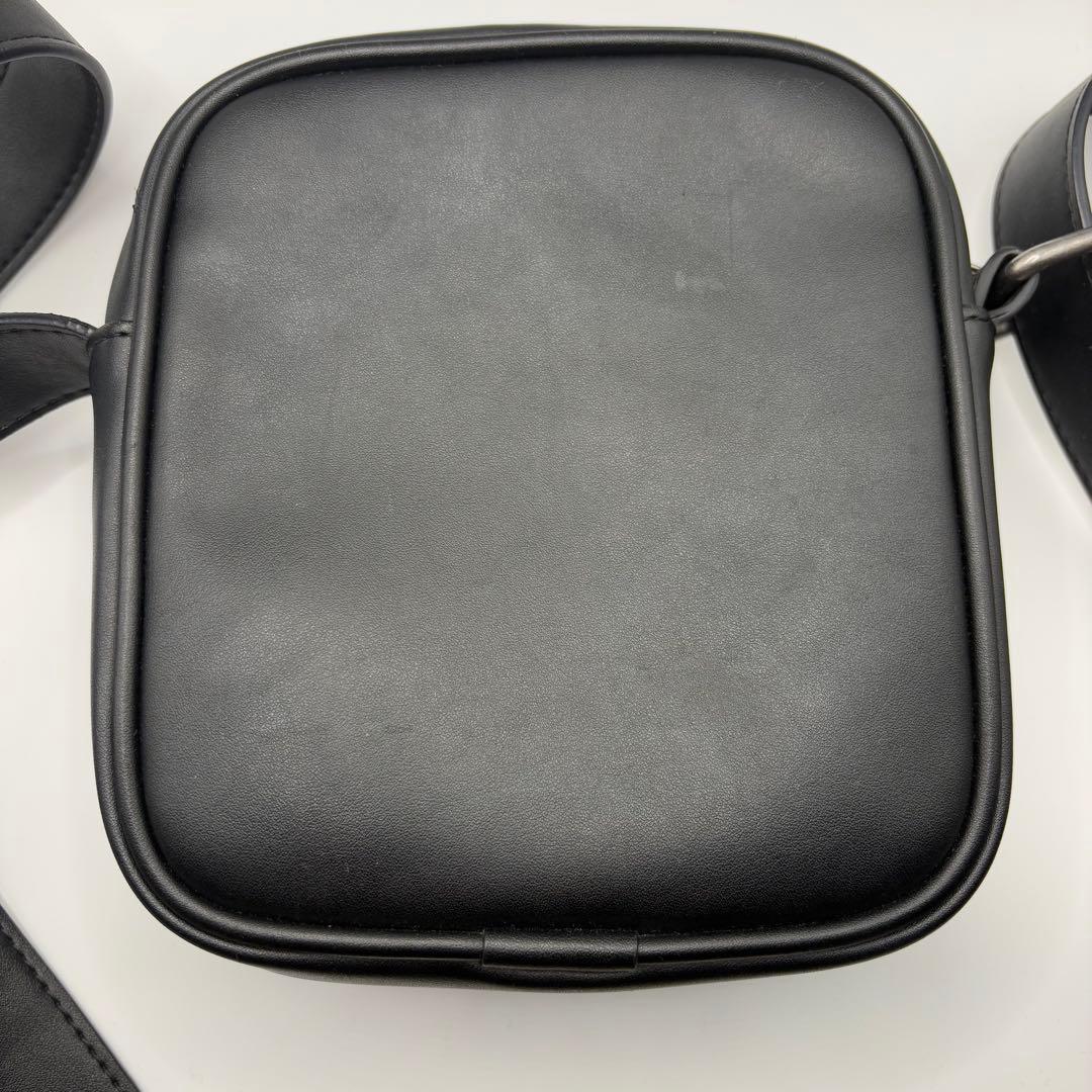 て*る様 DIESEL ディーゼル ショルダーバッグ Dロゴ ブラック フェイク