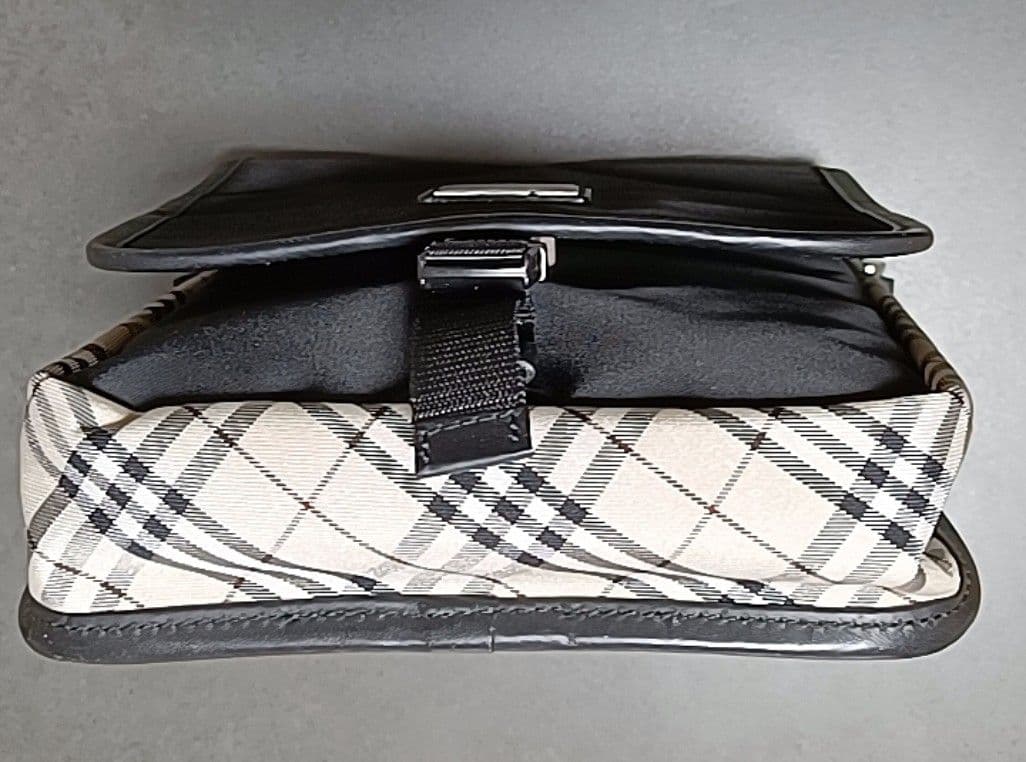 超美品　BURBERRY BLACK LABEL ショルダーバッグ ブラック