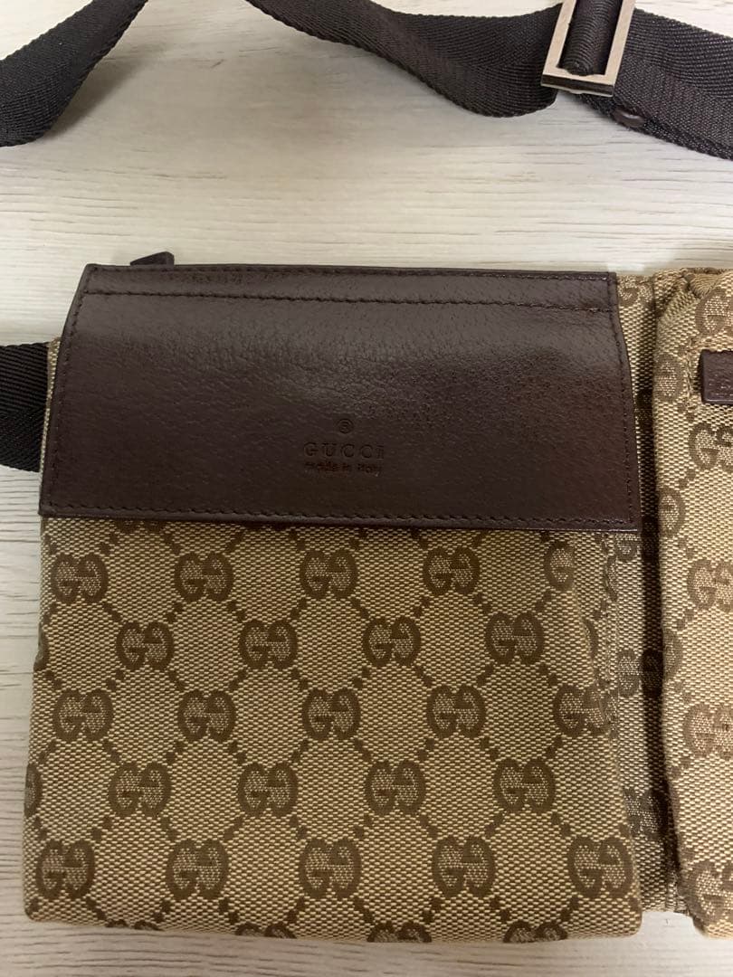 GUCCI　ボディーバッグ　ウェストポーチ　GG柄　キャンパス地