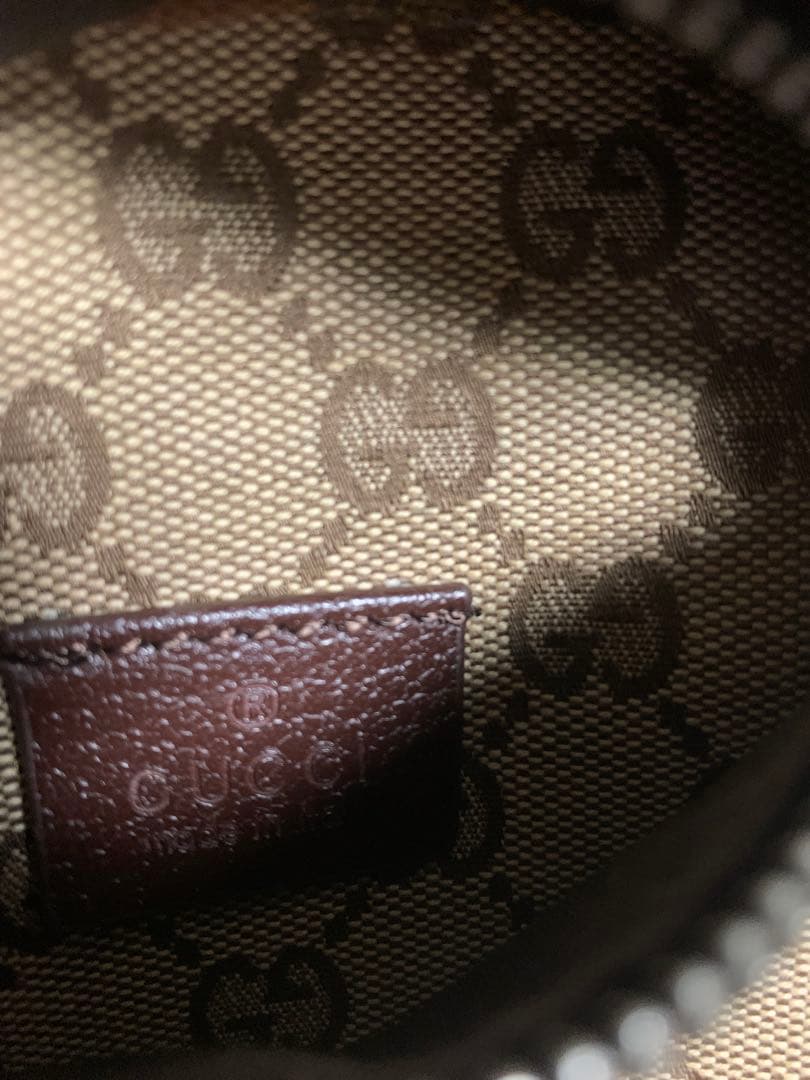 GUCCI　ボディーバッグ　ウェストポーチ　GG柄　キャンパス地