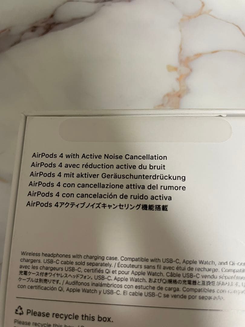 AirPods4 ノイズキャンセリング搭載 Apple Core+