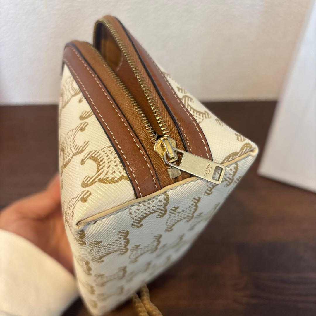 CELINE　トリオンフ　チェーン付きクラッチバッグ