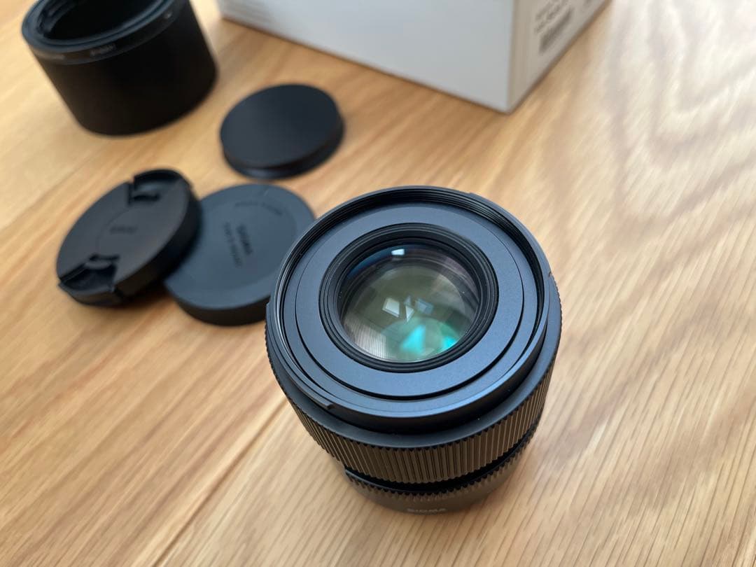 【美品】SIGMA 90mm F2.8 DG DN 箱付き（Eマウント）