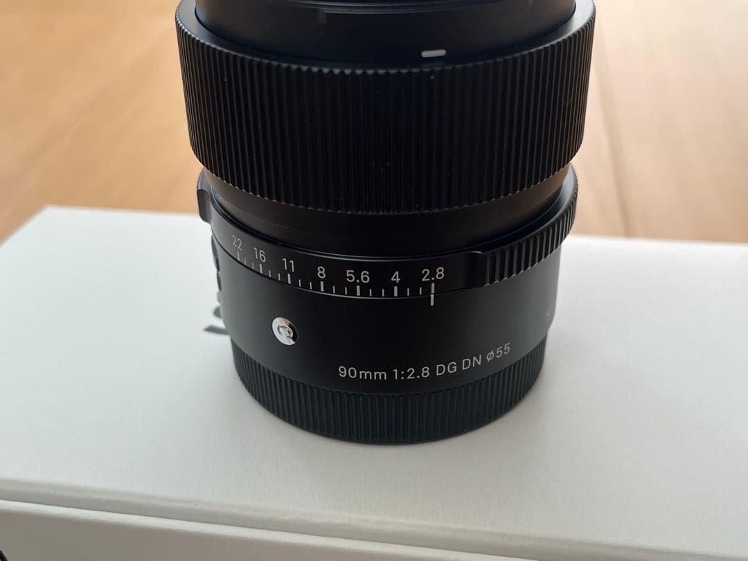 【美品】SIGMA 90mm F2.8 DG DN 箱付き（Eマウント）