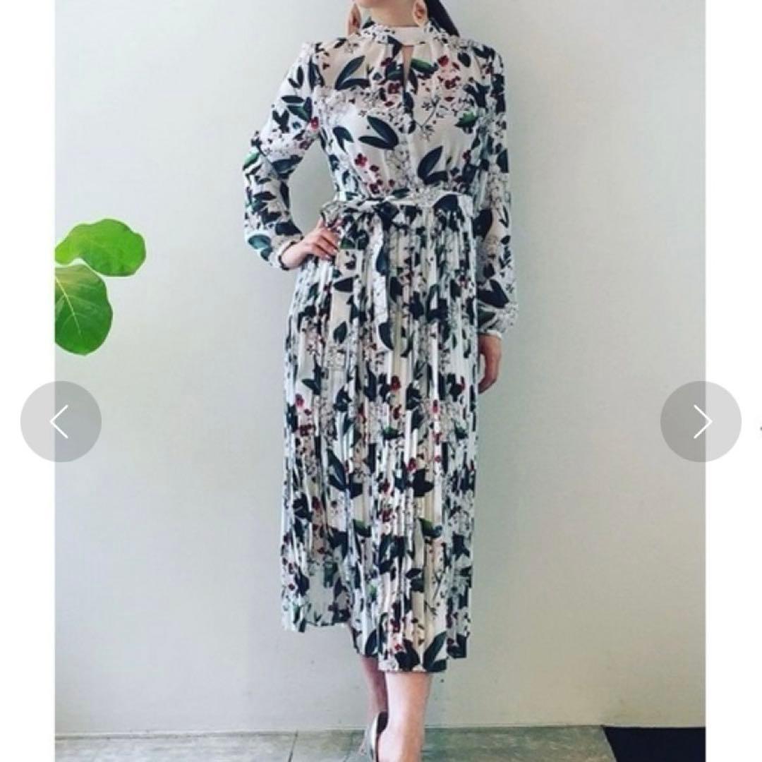 美品Sov. フラワープリント　ワンピース　Aライン　プリーツ　ワンピース