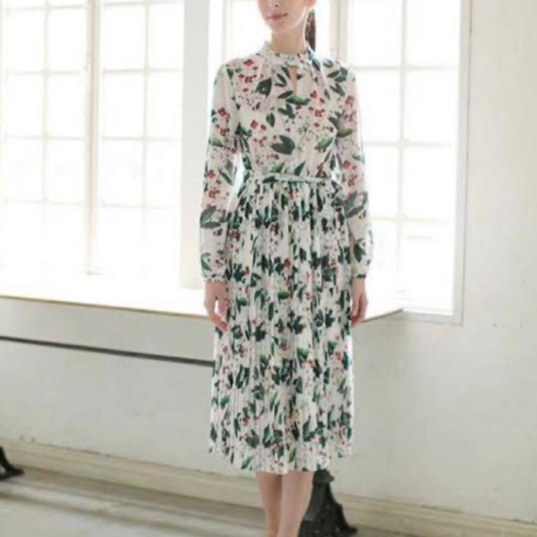 美品Sov. フラワープリント　ワンピース　Aライン　プリーツ　ワンピース