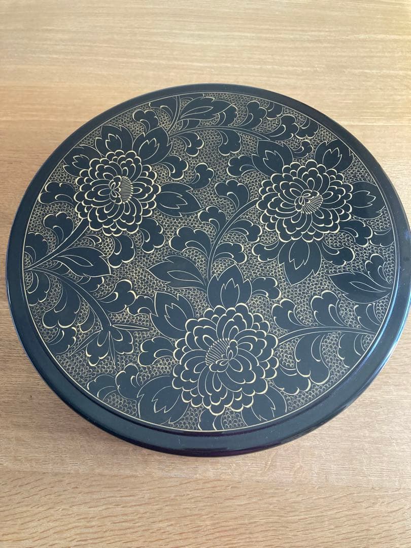 輪島塗　茶櫃　牡丹唐草　沈金