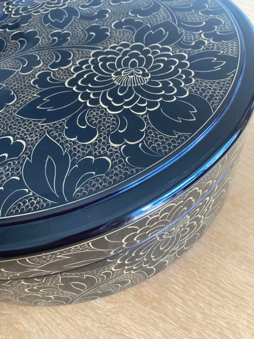 輪島塗　茶櫃　牡丹唐草　沈金