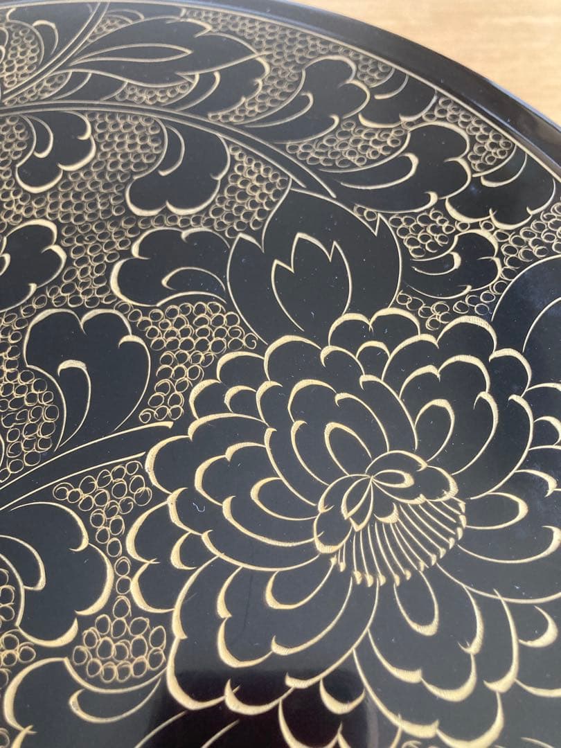 輪島塗　茶櫃　牡丹唐草　沈金