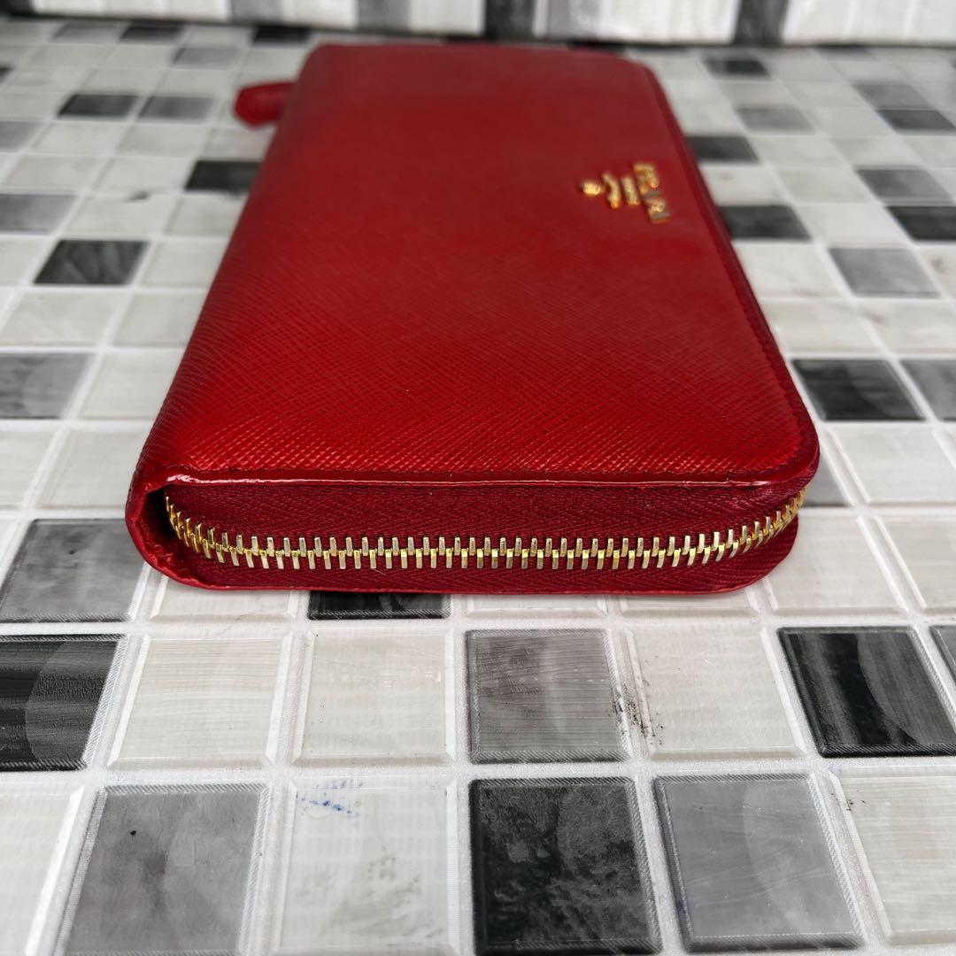 美品 PRADA プラダ 長財布　ラウンドファスナー