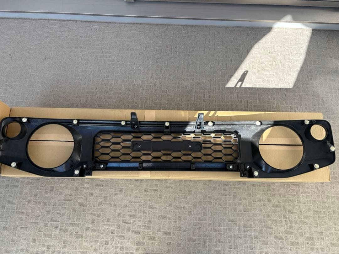 ジムニー　SUZUKI 純正フロントグリル 9911C-78R11-ZSC