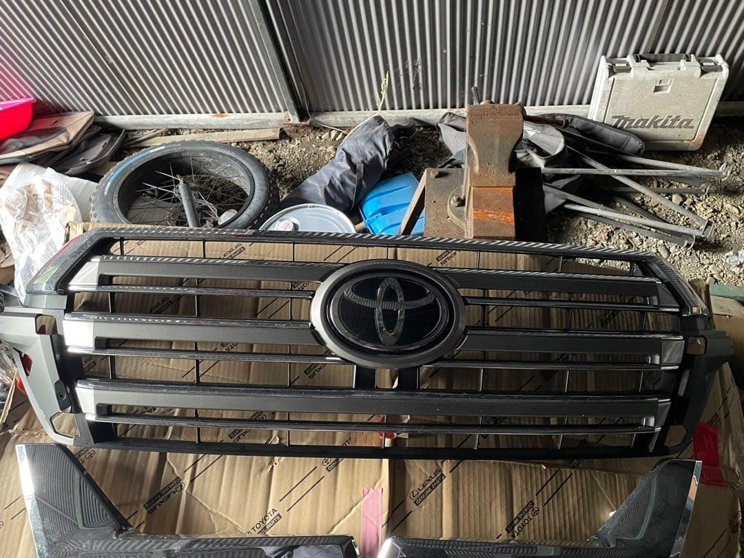 ランドクルーザー200 後期 グリル