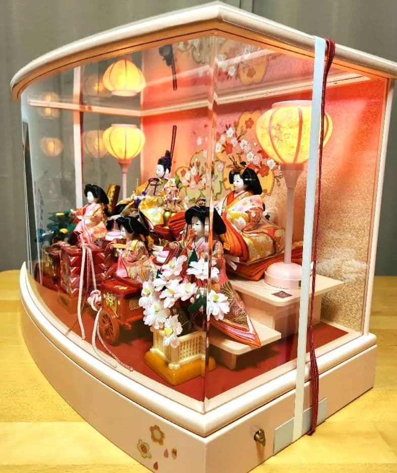 送料込✧* 雛人形 吉徳 五人飾り オルゴール・ ガラスケース 定価約7万
