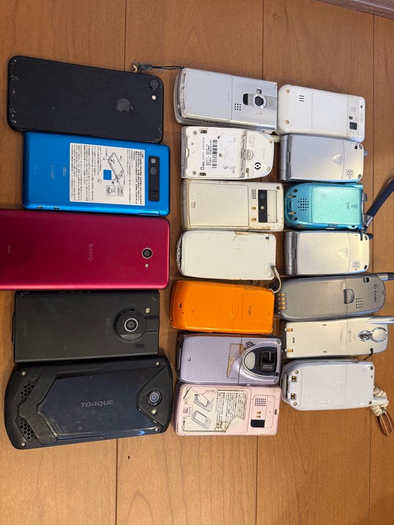 ガラケー　ジャンク品　19台　まとめ売り