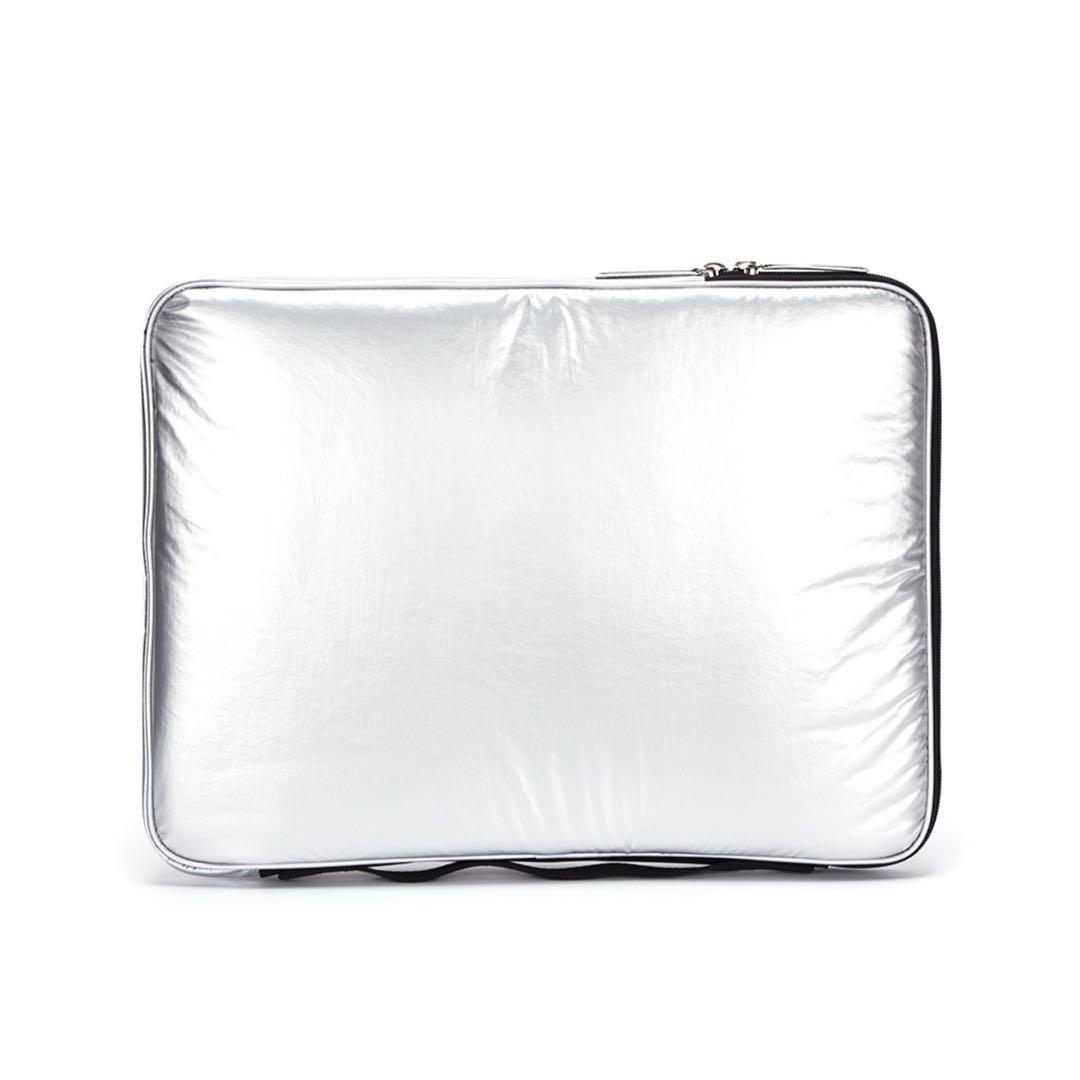 MATIN KIM PCケース