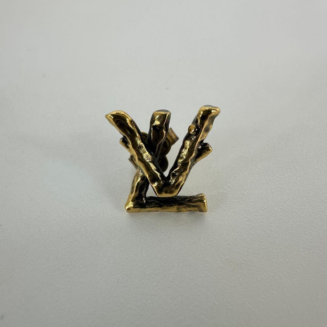 LOUIS VUITTON 片耳ピアス