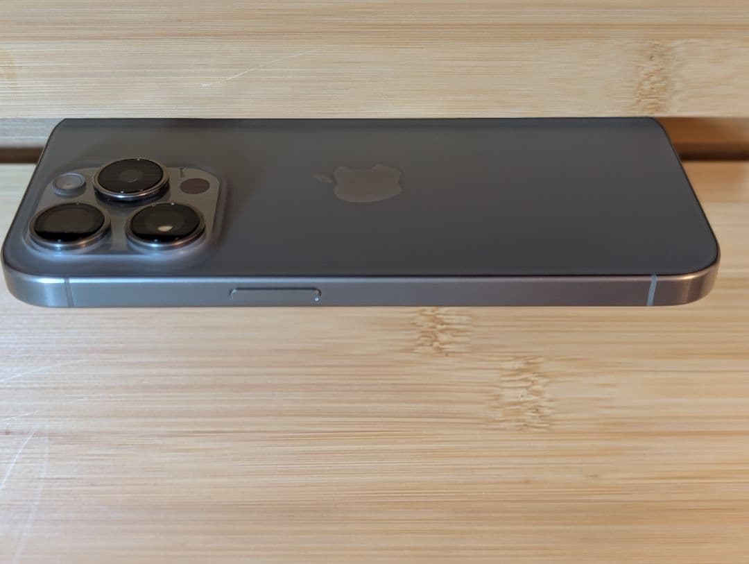 【極美品】iPhone15 Pro 256GB natural titanium