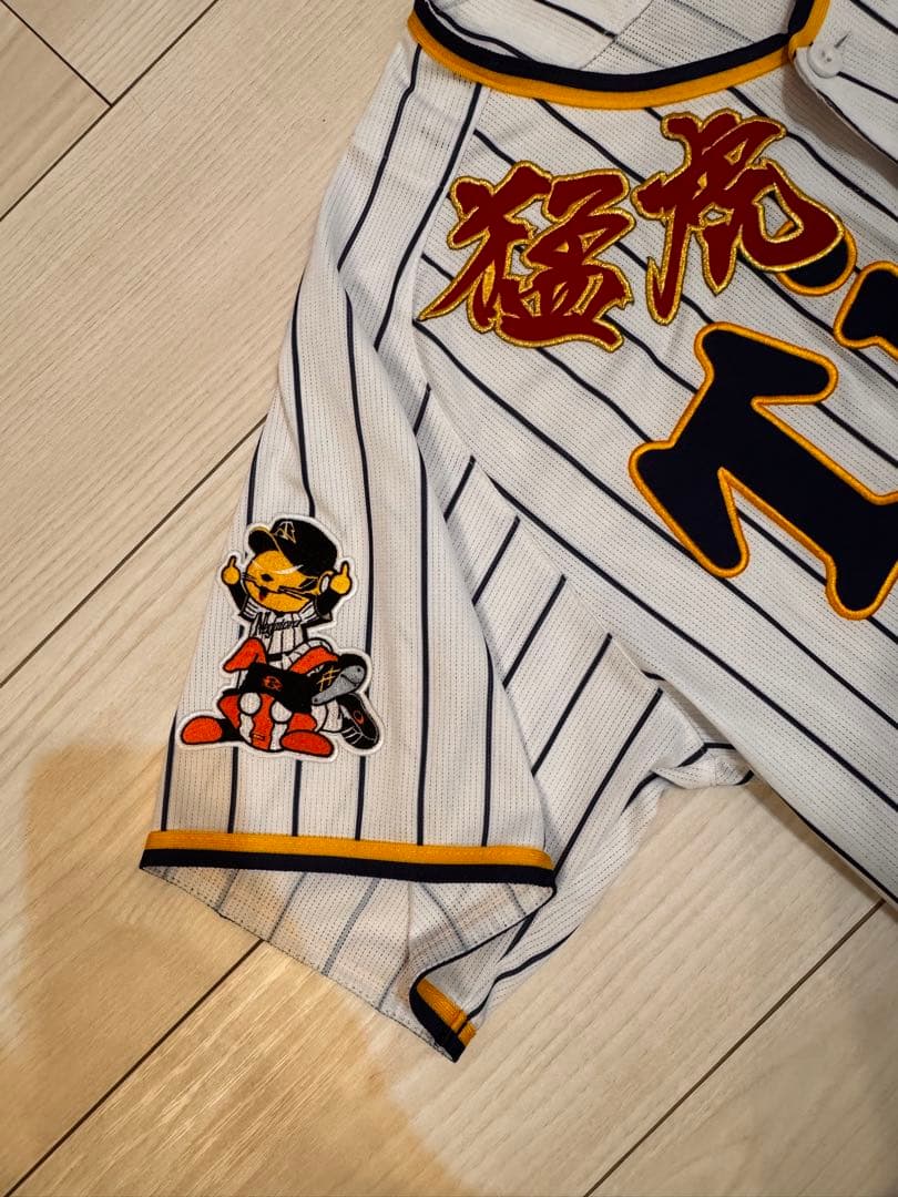 初売りセール中　阪神タイガース　ユニフォーム