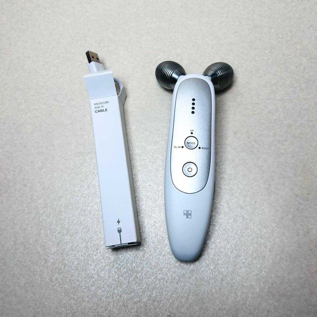 【美品】メディキューブ 美顔器 ME-AGE-R-01