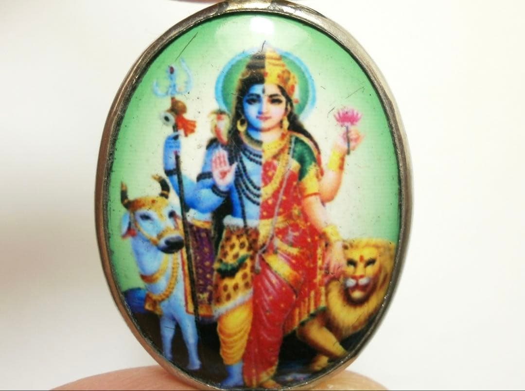 シヴァ神 オーム ペンダント アルダナリシュワラ ＜シヴァ神と藤井風＞