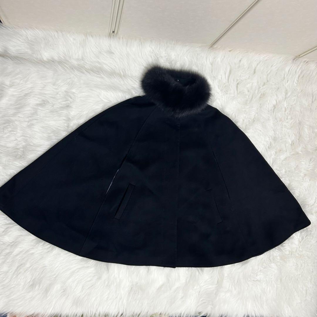 【美品】RUIRUE BOUTIQUE フォックスファー付ウールケープ 黒