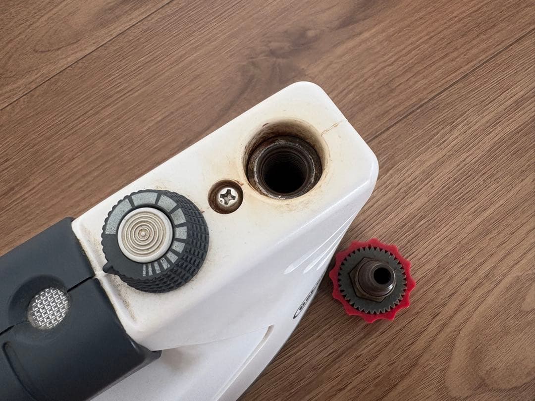 デロンギ ボイラー内蔵型スチームアイロン 6299/2N 　動作確認済み〇