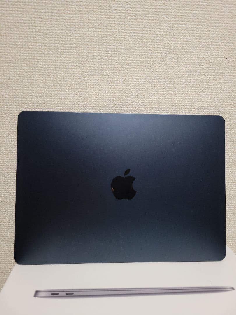 Apple MacBook Air (M2, 2022) 本体