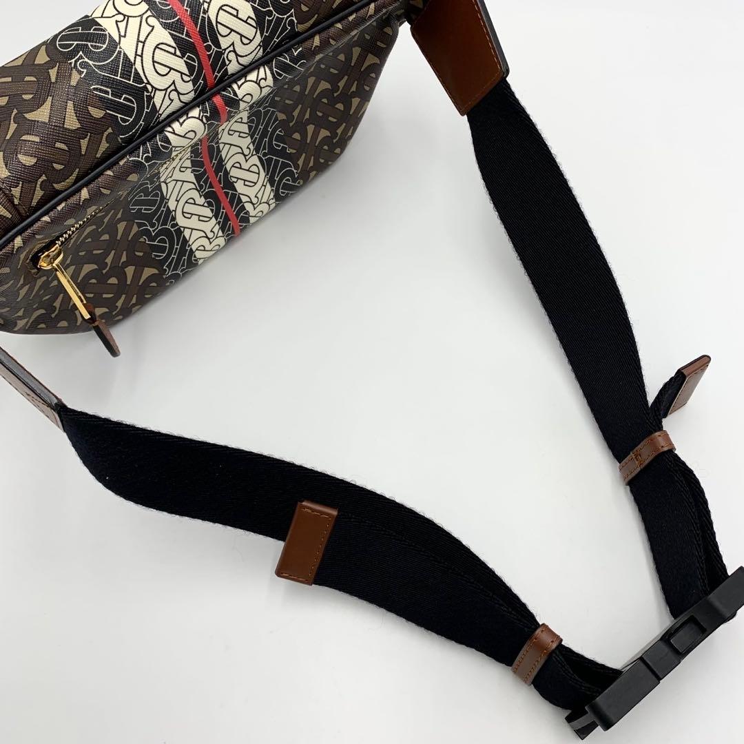 極美品 保存袋付きBurberry バーバリー TBモノグラム ボディバッグ