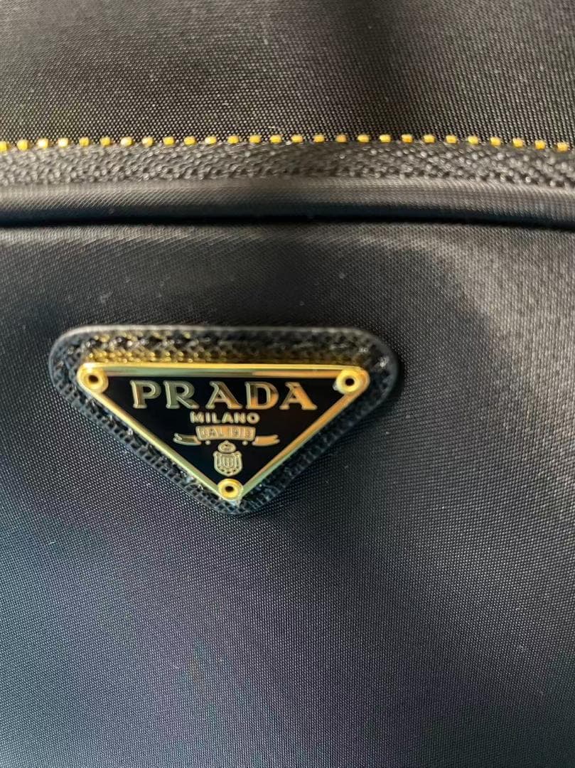PRADA ブラック バケットバッグ