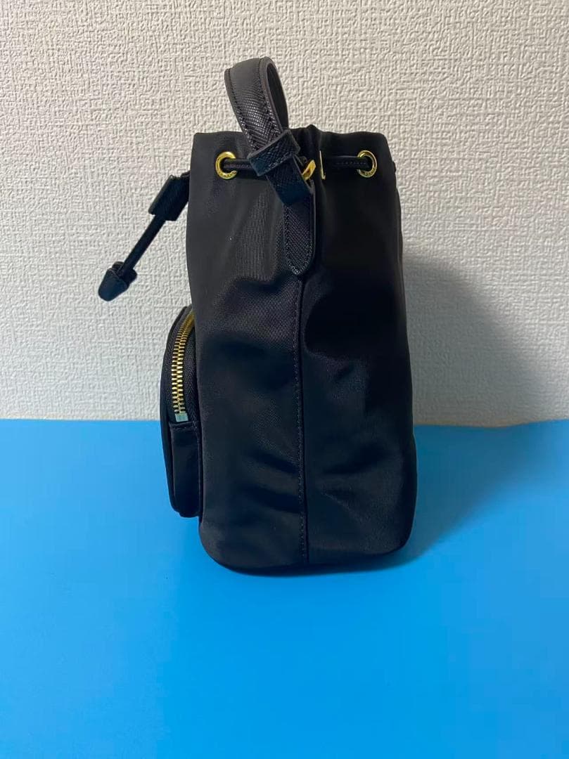 PRADA ブラック バケットバッグ