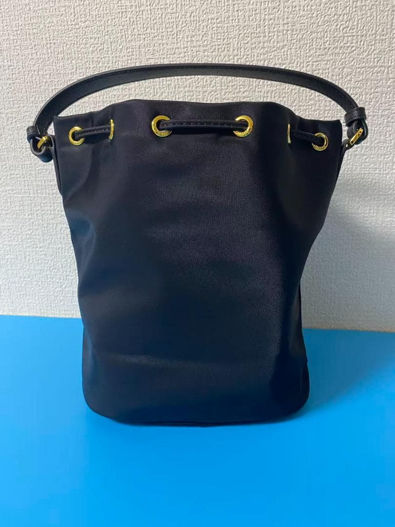 PRADA ブラック バケットバッグ