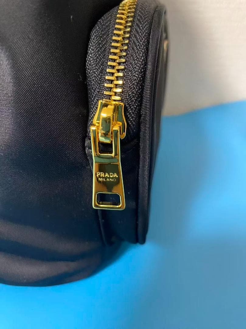 PRADA ブラック バケットバッグ